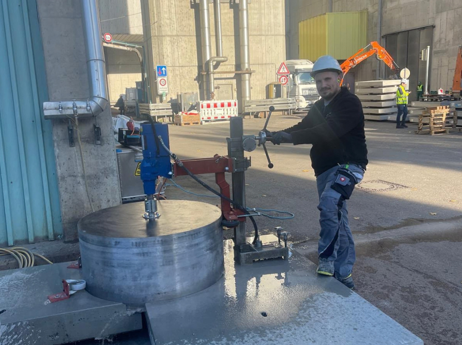 Durchführung einer 1000 mm Kernbohrung bei einem Bauvorhaben in Stuttgart